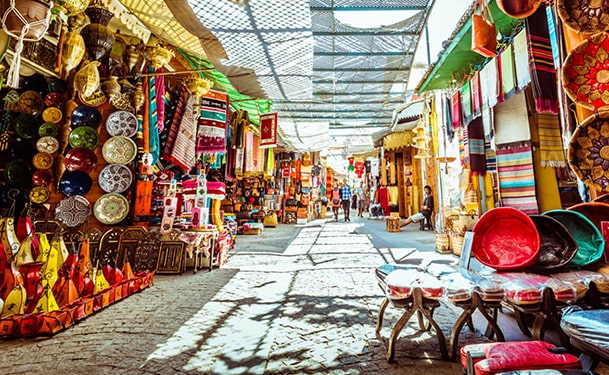 Rue des Consuls – Shopping With History
